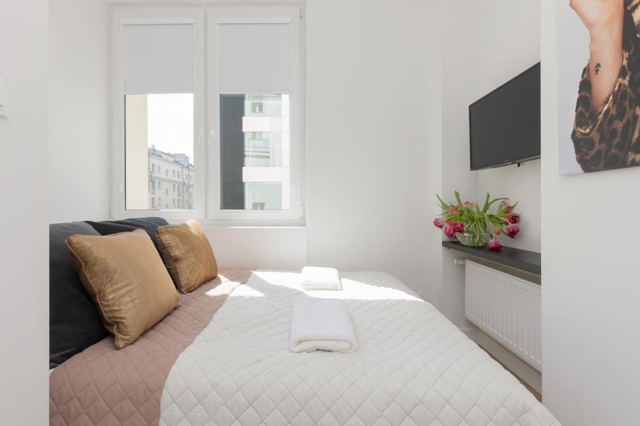Fashionable City Center Apartment By Noclegi Renters Warschau Exterior foto