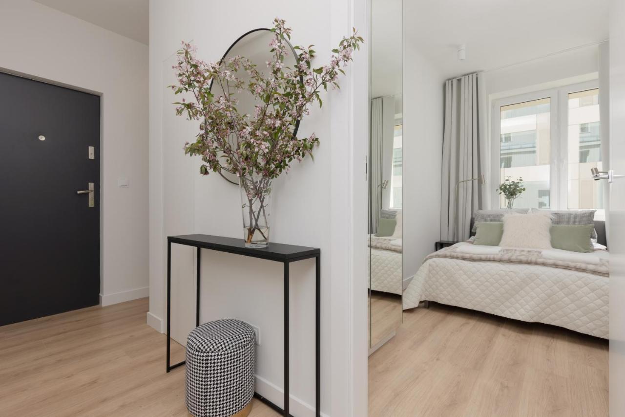 Fashionable City Center Apartment By Noclegi Renters Warschau Exterior foto